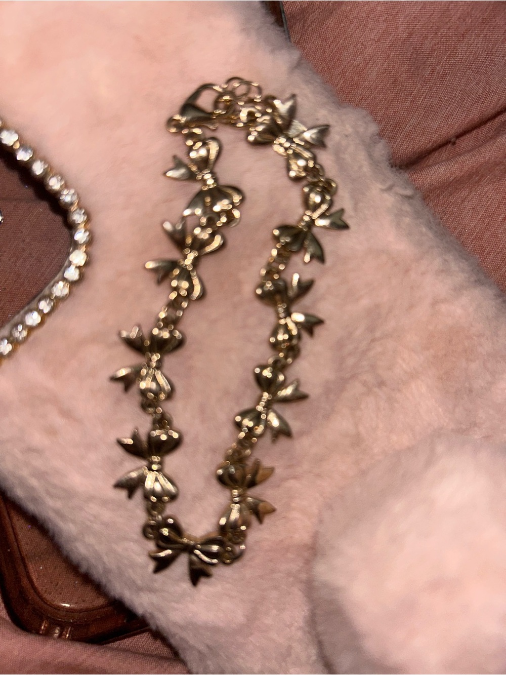 Hot Topic Gold Bow Link Bracelet